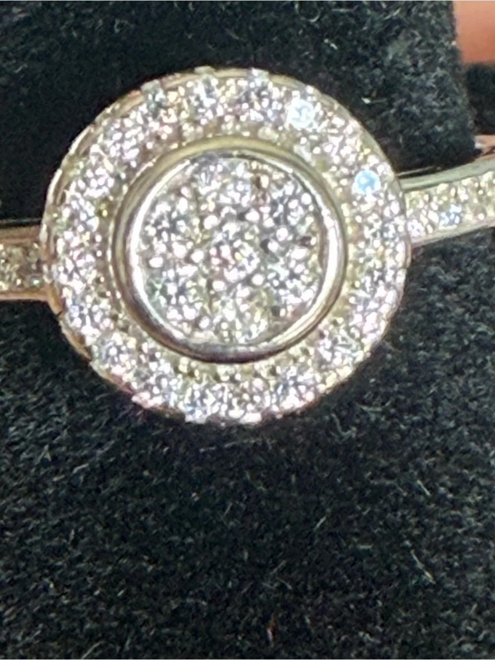 Source Unknown sparkling round